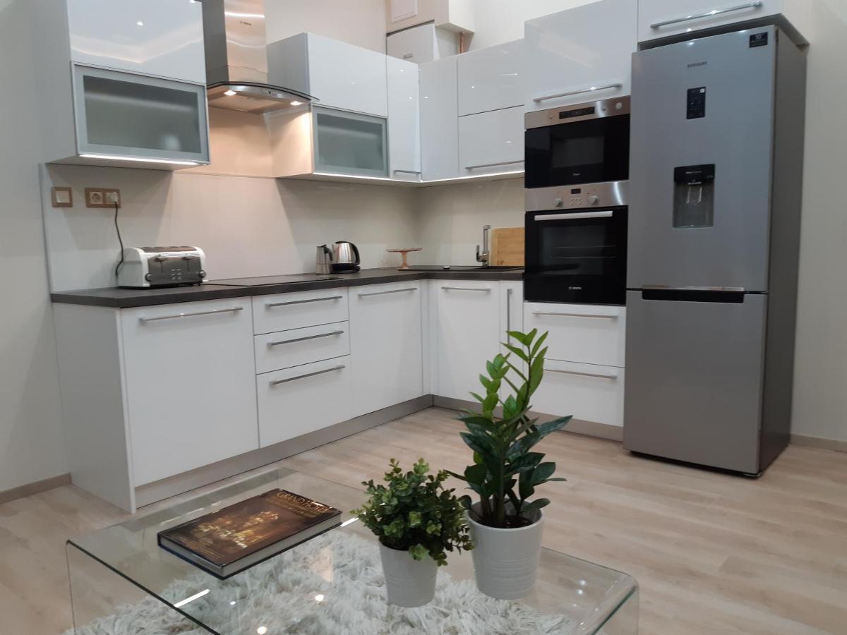 Modern, Quiet & Cozy Apartment In The Middle Of Downtown Near Danube At Fashion Street Будапешт Экстерьер фото