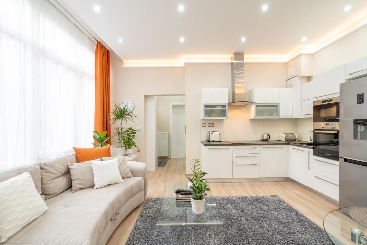Modern, Quiet & Cozy Apartment In The Middle Of Downtown Near Danube At Fashion Street Будапешт Экстерьер фото